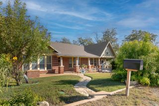606 S Blackburn Street, Brady, TX 76825