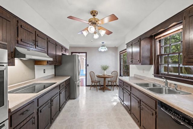 2609 CAVERSHAM CV, Memphis, TN 38119