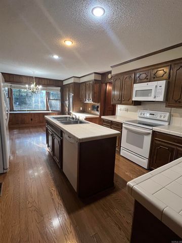 3214 N Rodney Paraham Road, Little Rock, AR 72212