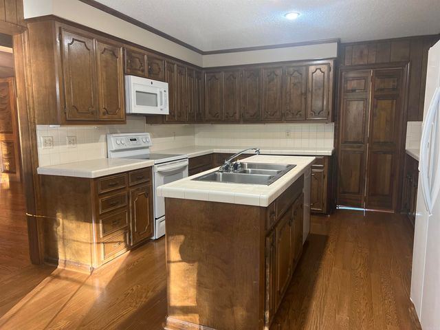 3214 N Rodney Paraham Road, Little Rock, AR 72212