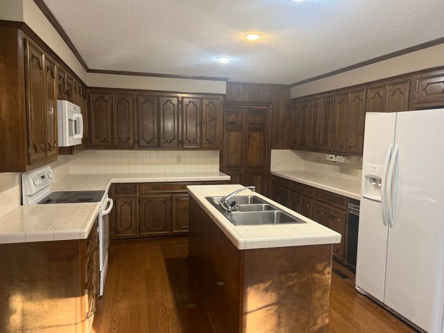 3214 N Rodney Paraham Road, Little Rock, AR 72212