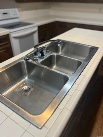 3214 N Rodney Paraham Road, Little Rock, AR 72212