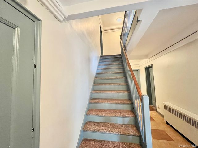 1 E Mill Drive 2G, Great Neck, NY 11021