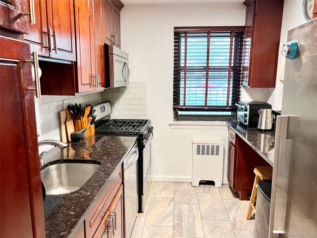 1 E Mill Drive 2G, Great Neck, NY 11021