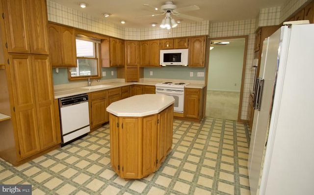 18 N SPRINGVIEW DR, Dover, DE 19901