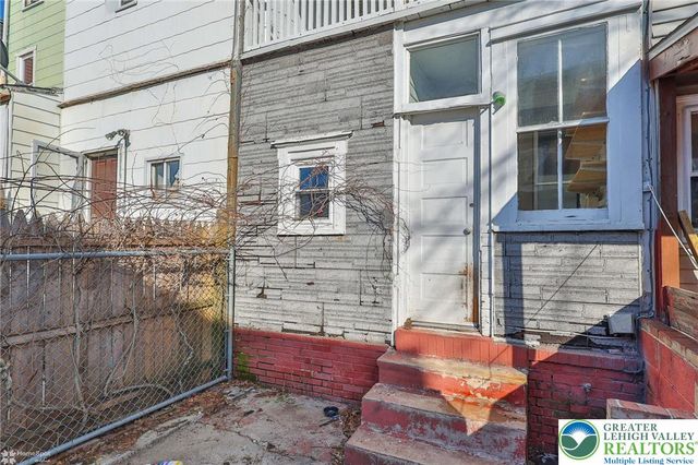 934 West Pine Street, Allentown City, PA 18102