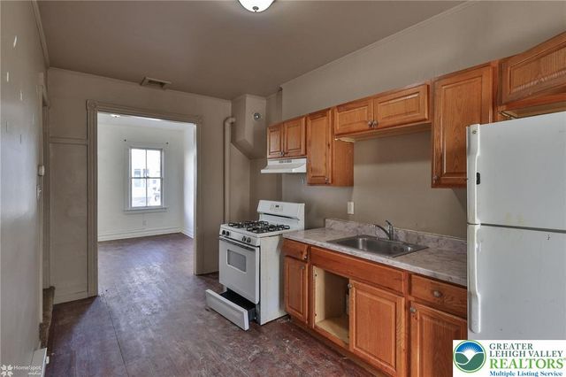 934 West Pine Street, Allentown City, PA 18102