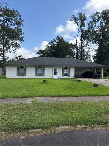 9627 Scotswood Dr, Baton Rouge, LA 70818