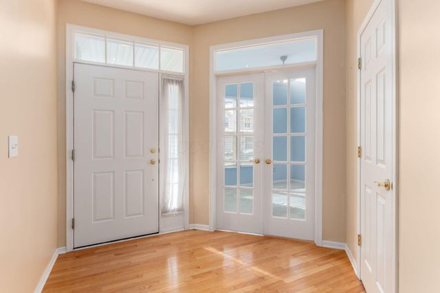 6010 Coventry Bend Drive, Hilliard, OH 43026