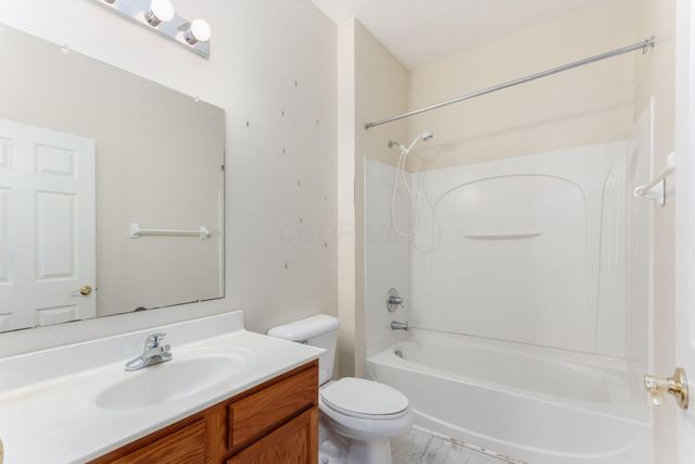 6010 Coventry Bend Drive, Hilliard, OH 43026