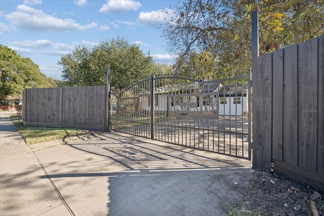 1626 Crest Ridge Drive, Dallas, TX 75228