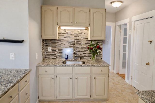 17 Fairview Street, Fitchburg, MA 01420