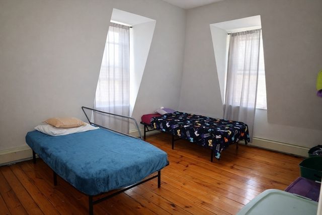 17 Fairview Street, Fitchburg, MA 01420