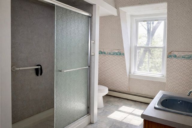 17 Fairview Street, Fitchburg, MA 01420