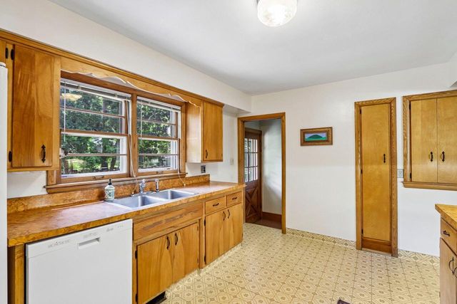 1821 Morgan Terrace, Beloit, WI 53511