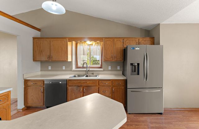 5785 Yucca Lane N, Plymouth, MN 55446