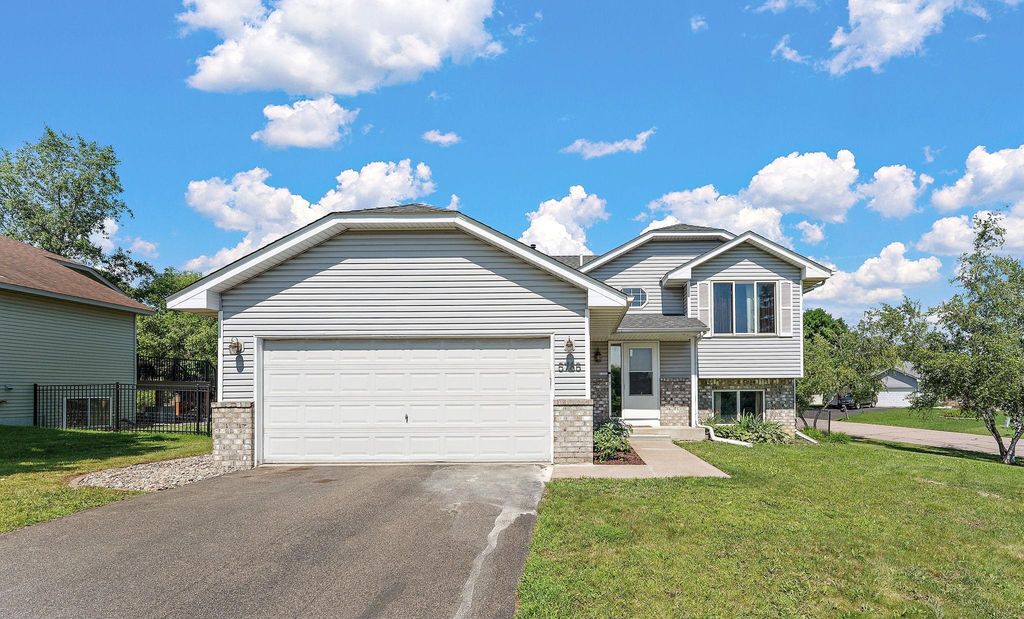 5785 Yucca Lane N, Plymouth, MN 55446
