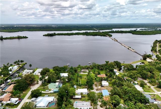 304 Royal Palm Park RD, Fort Myers, FL 33905