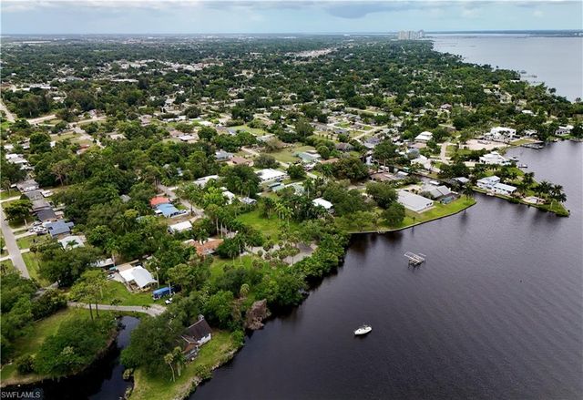 304 Royal Palm Park RD, Fort Myers, FL 33905