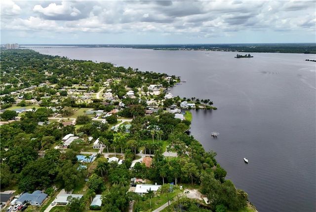 304 Royal Palm Park RD, Fort Myers, FL 33905