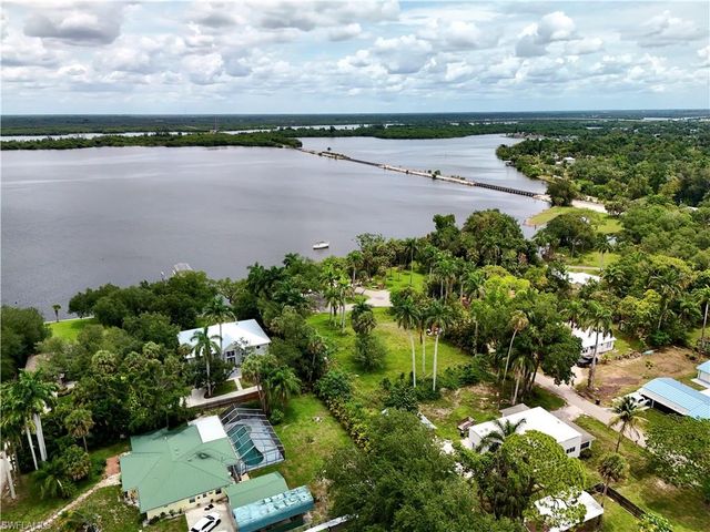 304 Royal Palm Park RD, Fort Myers, FL 33905