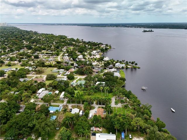304 Royal Palm Park RD, Fort Myers, FL 33905