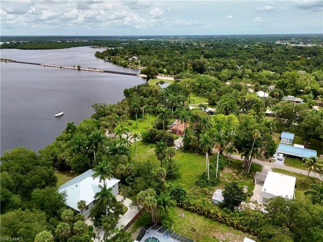 304 Royal Palm Park RD, Fort Myers, FL 33905