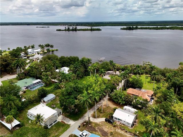 304 Royal Palm Park RD, Fort Myers, FL 33905