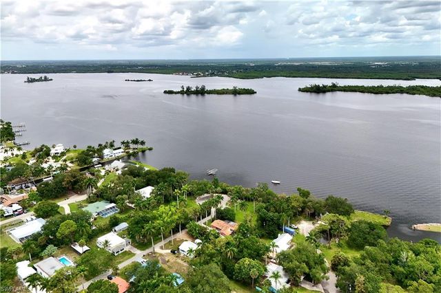304 Royal Palm Park RD, Fort Myers, FL 33905