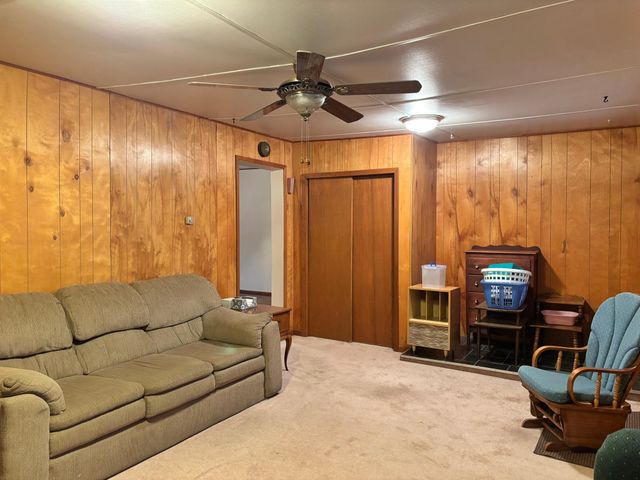 195 S Monroe Street, Thompson, IA 50478