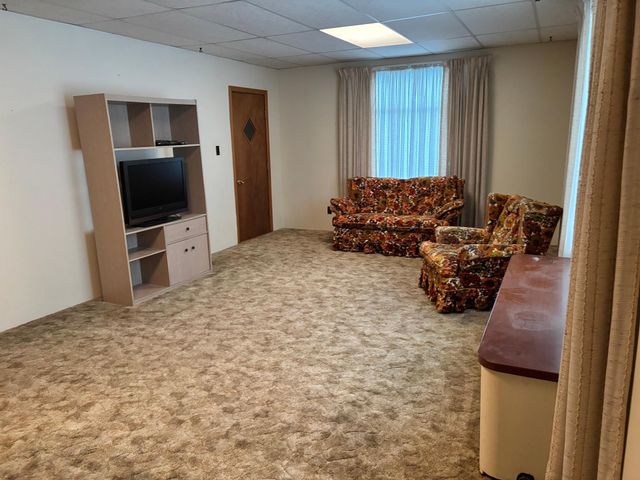 195 S Monroe Street, Thompson, IA 50478