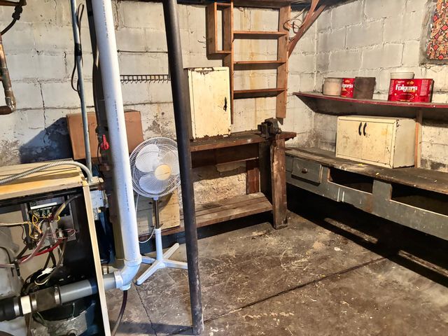 195 S Monroe Street, Thompson, IA 50478