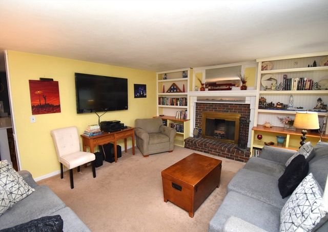 19 Windsong, Kingston, NH 03848