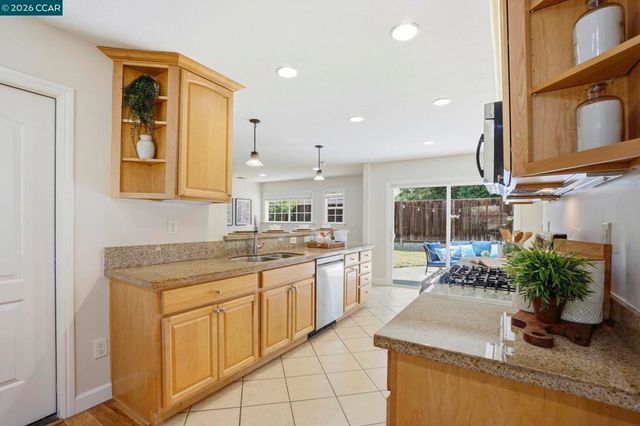1812 Donna Dr, Pleasant Hill, CA 94523
