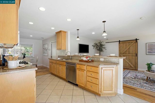 1812 Donna Dr, Pleasant Hill, CA 94523