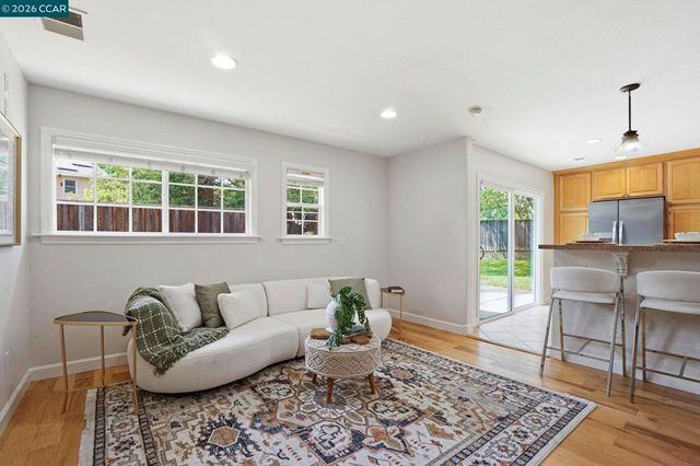 1812 Donna Dr, Pleasant Hill, CA 94523
