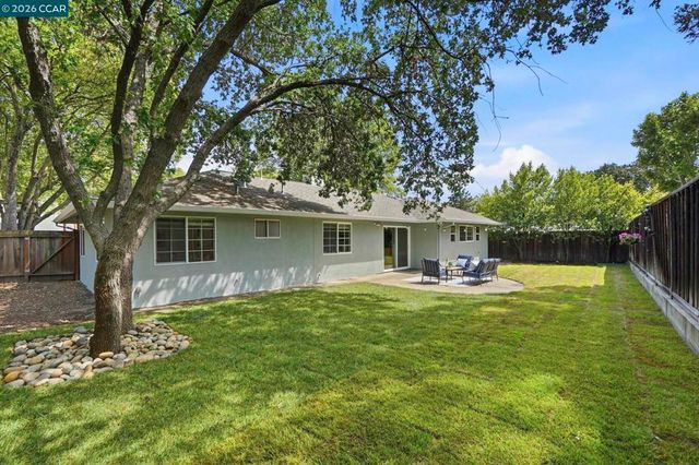 1812 Donna Dr, Pleasant Hill, CA 94523