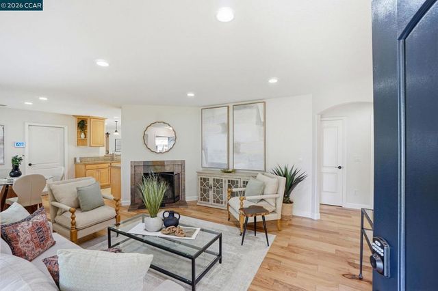 1812 Donna Dr, Pleasant Hill, CA 94523
