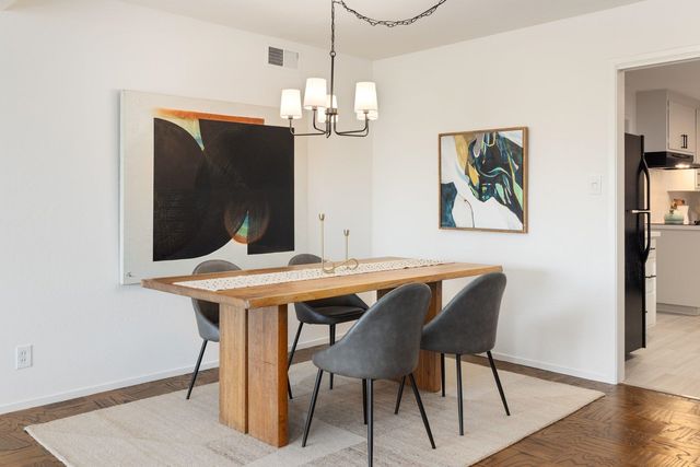 2324 Lakeshore Ave, Oakland, CA 94606