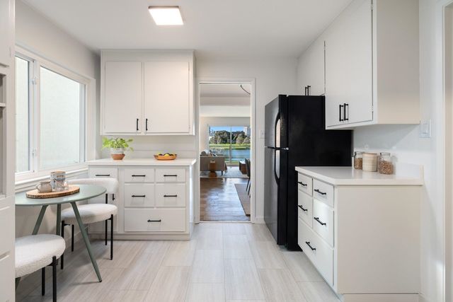 2324 Lakeshore Ave, Oakland, CA 94606