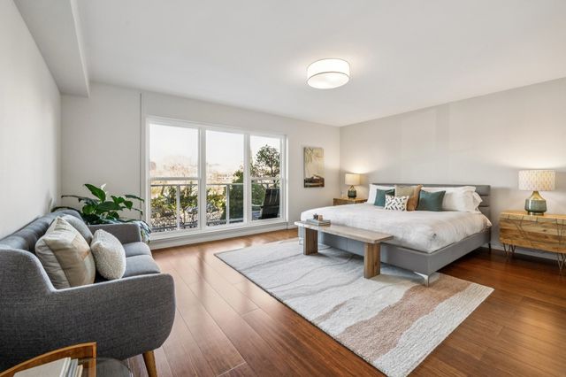 2324 Lakeshore Ave, Oakland, CA 94606