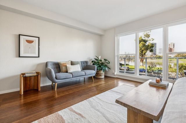 2324 Lakeshore Ave, Oakland, CA 94606