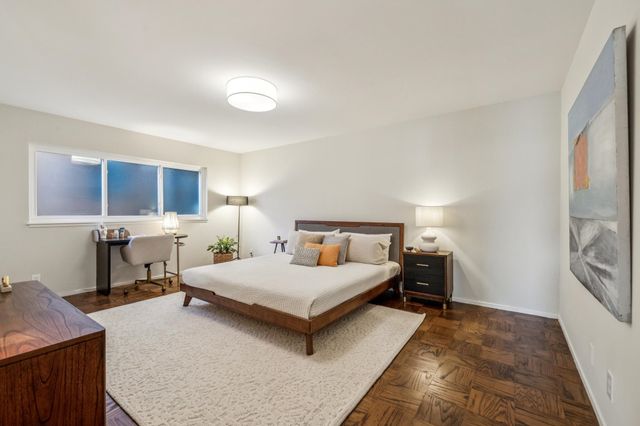 2324 Lakeshore Ave, Oakland, CA 94606