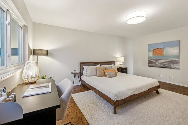 2324 Lakeshore Ave, Oakland, CA 94606