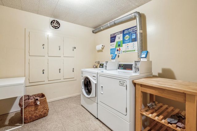 2324 Lakeshore Ave, Oakland, CA 94606