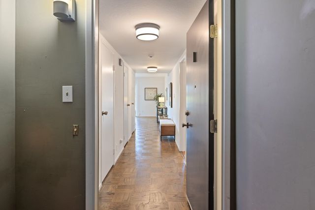 2324 Lakeshore Ave, Oakland, CA 94606