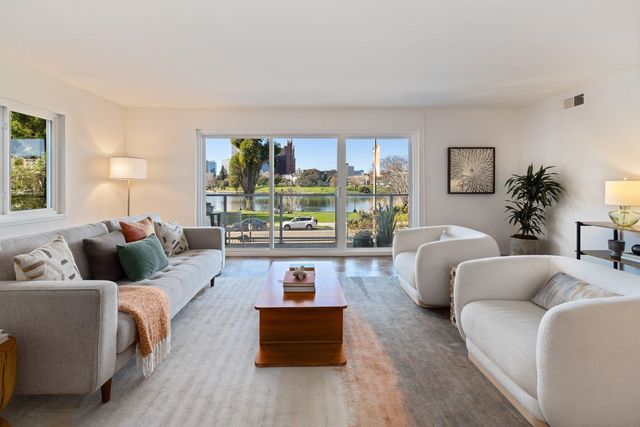 2324 Lakeshore Ave, Oakland, CA 94606