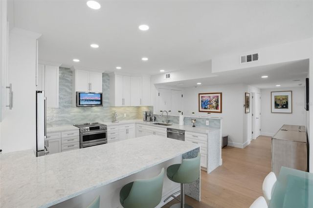 6 BELLEVIEW BOULEVARD 705, Clearwater, FL 33756