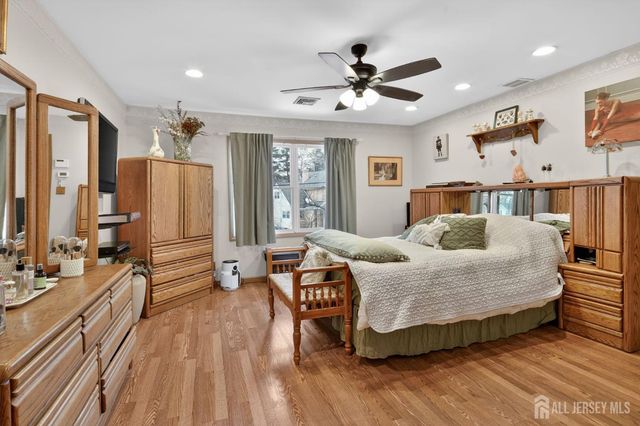 9 Diamond Court, East Brunswick, NJ 08816