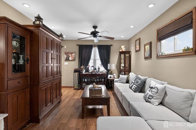 9 Diamond Court, East Brunswick, NJ 08816